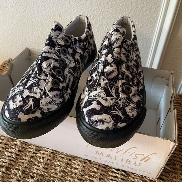 Blowfish Malibu Kids Dinosaur Bones Black and White Loafers New Size 2 - Picture 8 of 15